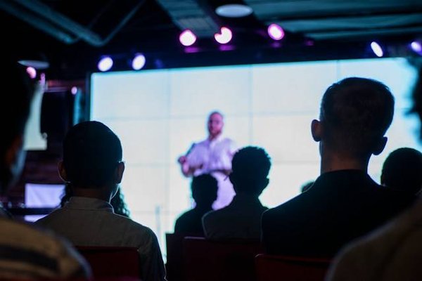 Comment organiser un séminaire d'entreprise à la Tour Eiffel ?